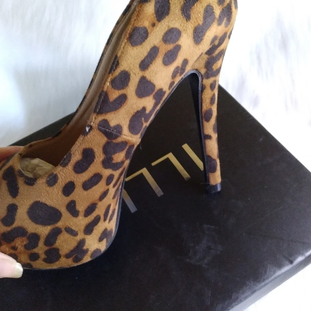 ILLUDE leopard suede heels size 6 1/2 office siren